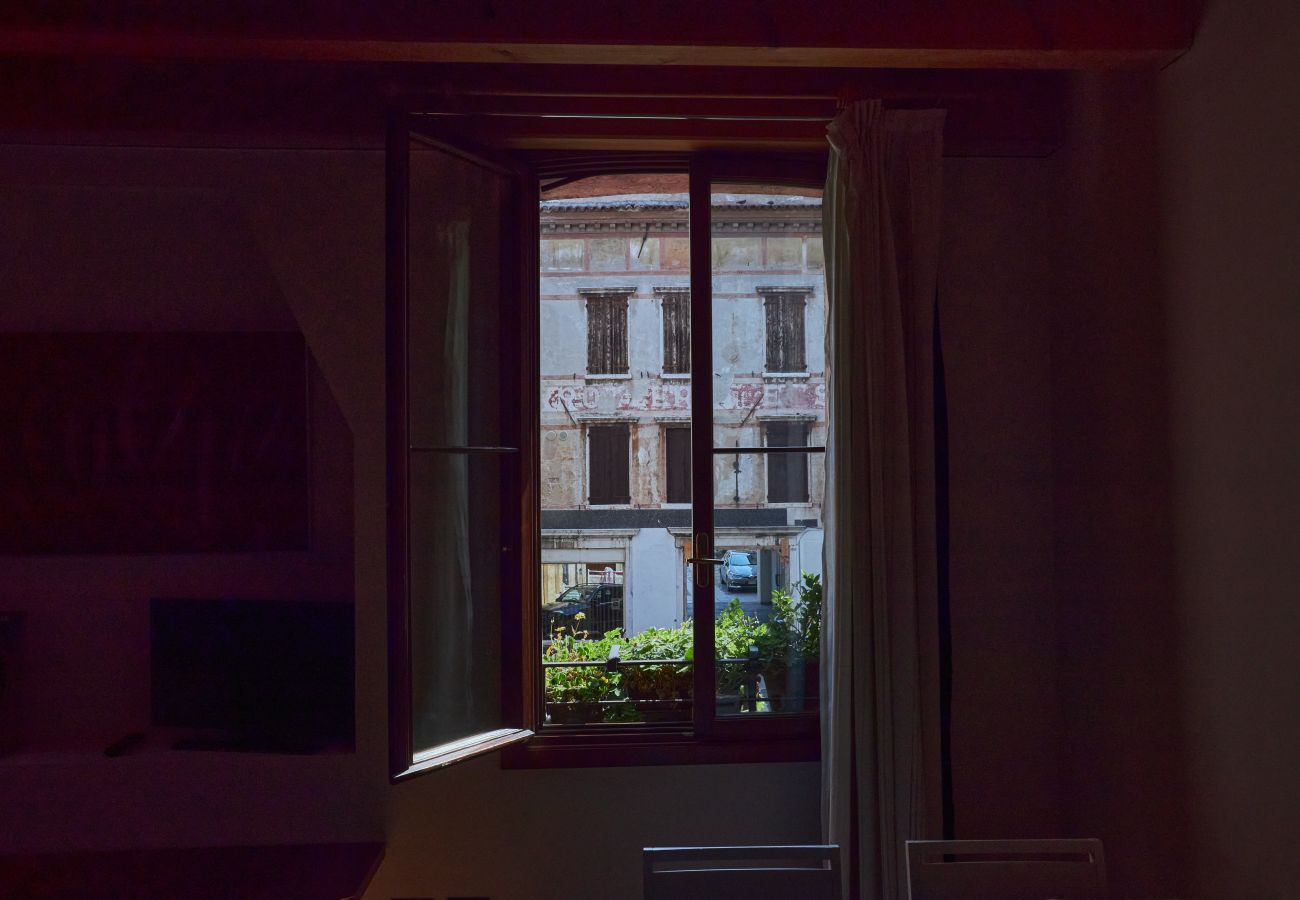 Apartment in Bassano del Grappa - Artistic flat in the Historic Center